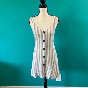 ⭐️ Zara striped button down dress in size small
